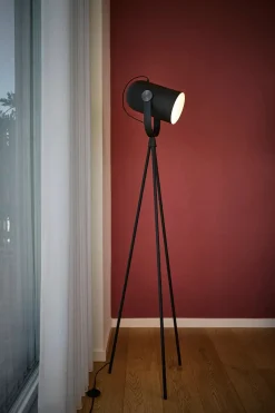 Carronade II Gulvlampe fra<Le Klint