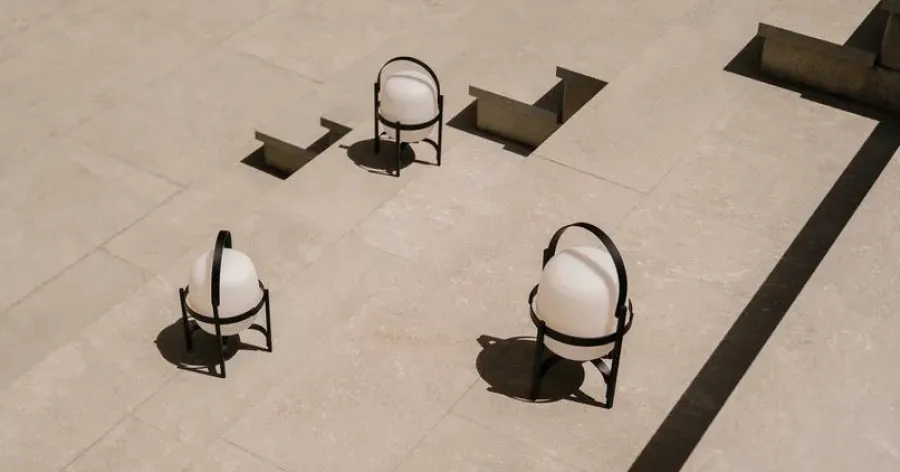 Cestita Alubat Bordlampe fra Santa and Cole<Santa & Cole Discount