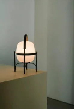 Cestita Alubat Bordlampe fra Santa and Cole<Santa & Cole Discount