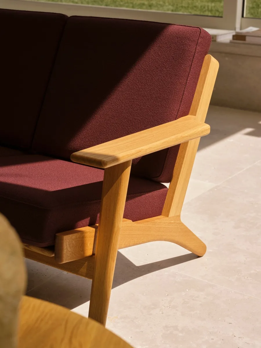 CH292 2 pers. sofa, eg olie af Hans J. Wegner<Carl Hansen & Søn Outlet