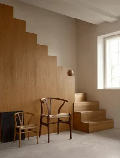 CH24 Children's Chair af Hans J. Wegner<Carl Hansen & Søn Hot