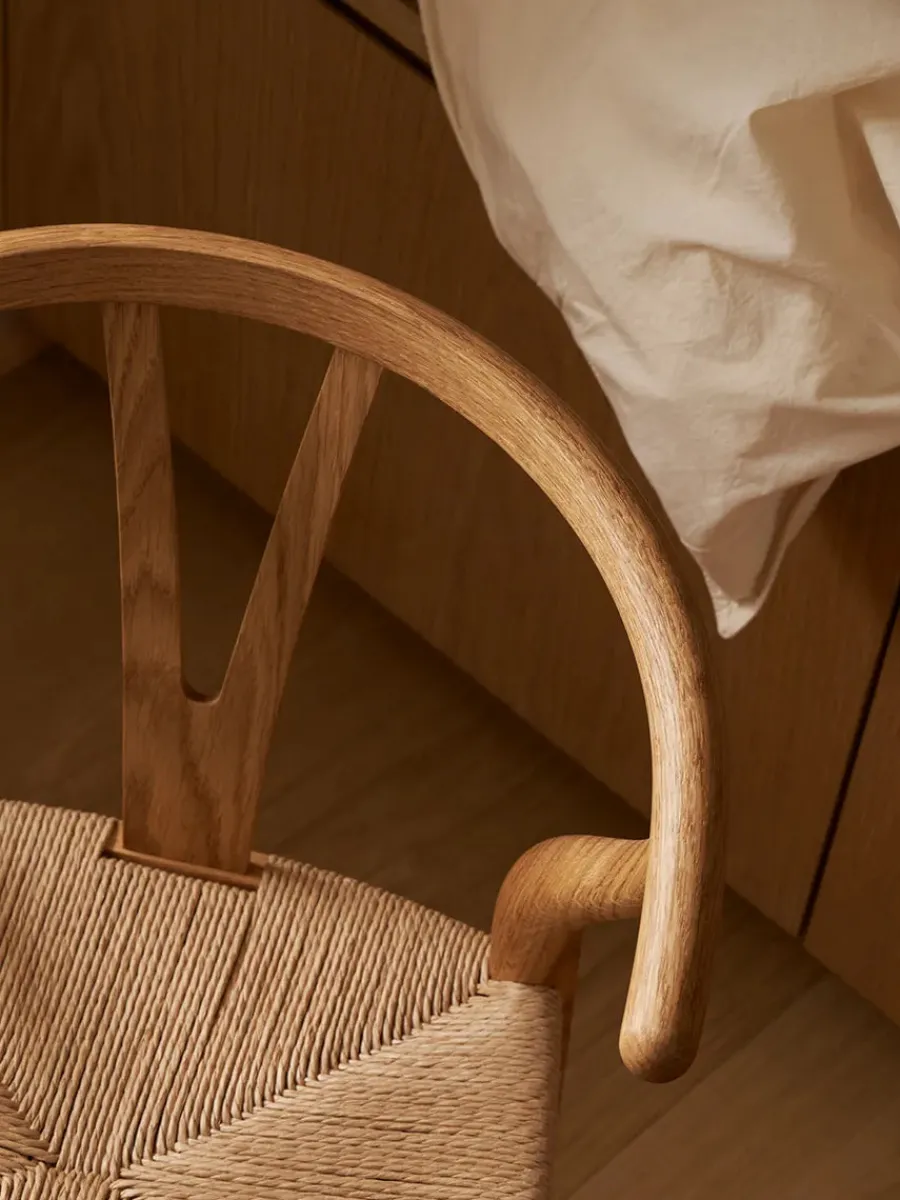 CH24 Children's Chair af Hans J. Wegner<Carl Hansen & Søn Hot