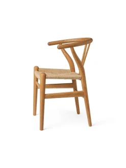 CH24 Children's Chair af Hans J. Wegner<Carl Hansen & Søn Hot