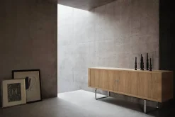 CH825 Credenza Skænk af Hans J. Wegner<Carl Hansen & Søn Online
