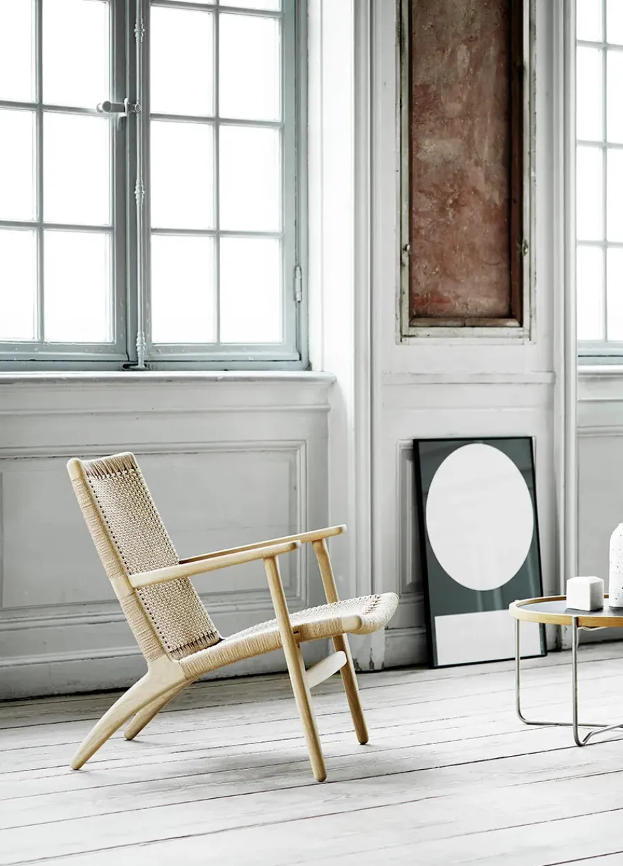 CH25 Loungestol, eg sortmalet med naturflet af Hans J. Wegner<Carl Hansen & Søn Outlet
