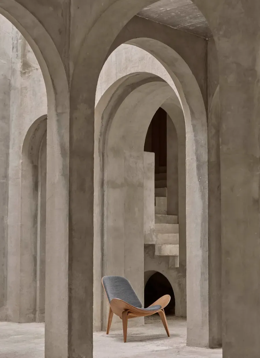 CH07 Skalstol, eg olie/Loke 7748 af Hans J. Wegner<Carl Hansen & Søn