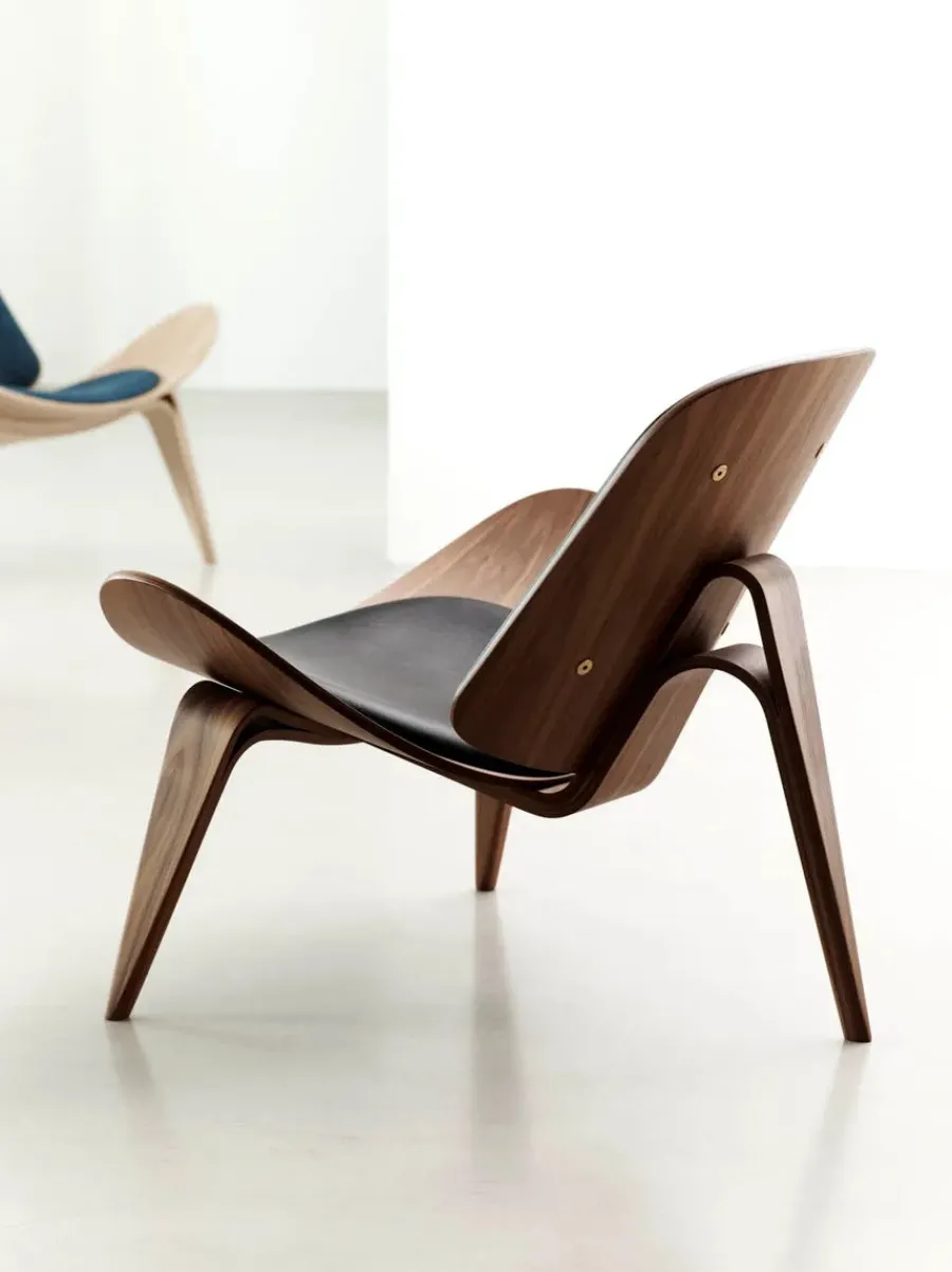 CH07 Skalstol, farvet af Hans J. Wegner<Carl Hansen & Søn New