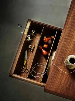 CH110 Skrivebord af Hans J. Wegner<Carl Hansen & Søn Discount