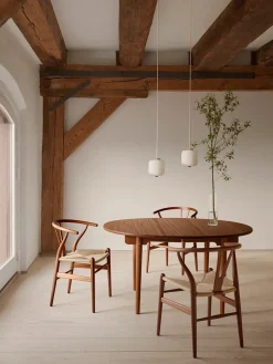 CH338 Spisebord fra<Carl Hansen & Søn Hot