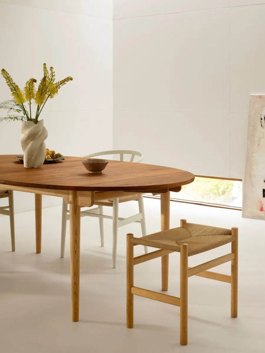 CH338 Spisebord fra<Carl Hansen & Søn Hot