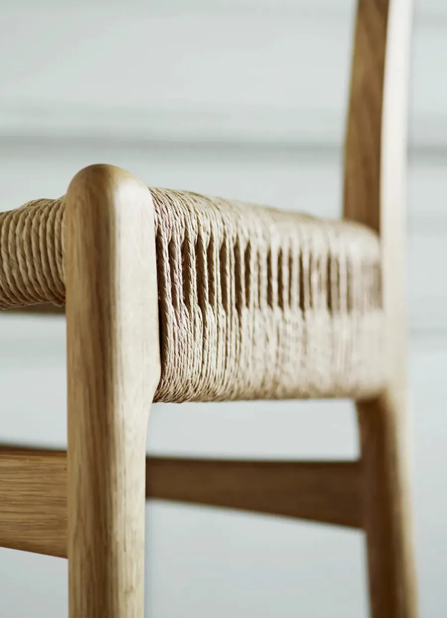 CH23 Spisestol, sort eg med sort flet af Hans J. Wegner<Carl Hansen & Søn