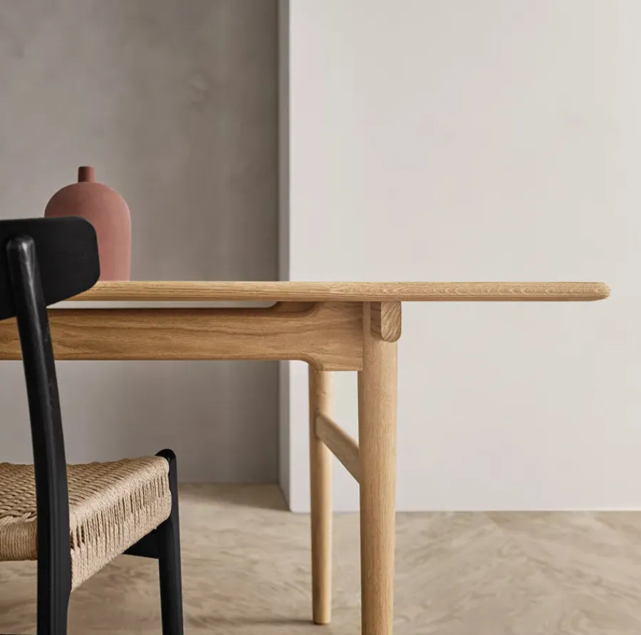 CH23 Spisestol, sort eg med sort flet af Hans J. Wegner<Carl Hansen & Søn