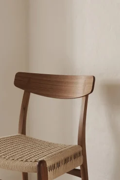 CH23 Spisestol, valnød olie af Hans J. Wegner<Carl Hansen & Søn Discount