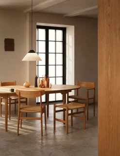 CH23 Spisestol, valnød olie af Hans J. Wegner<Carl Hansen & Søn Discount