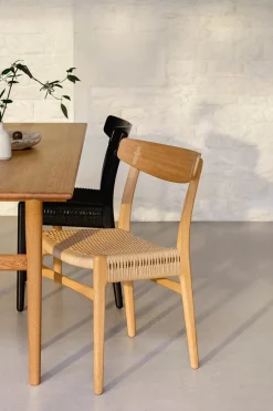 CH23 Spisestol, valnød olie af Hans J. Wegner<Carl Hansen & Søn Discount