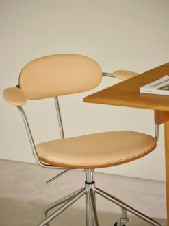 CH621 Swivel stol, eg olie af Hans J. Wegner<Carl Hansen & Søn Clearance