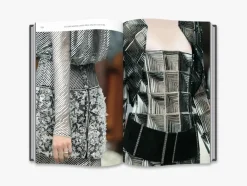Chanel Catwalk bog fra<New Mags Online