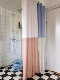 Check badeforhæng fra<HAY Sale