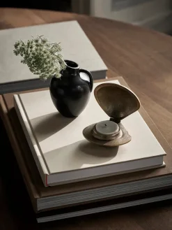 Clam Candle Holder fra<Ferm Living Clearance