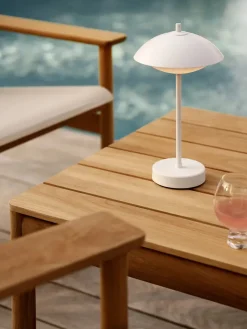 Clam Portable Lamp fra<Fritz Hansen Clearance