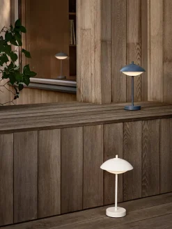 Clam Portable Lamp fra<Fritz Hansen Clearance