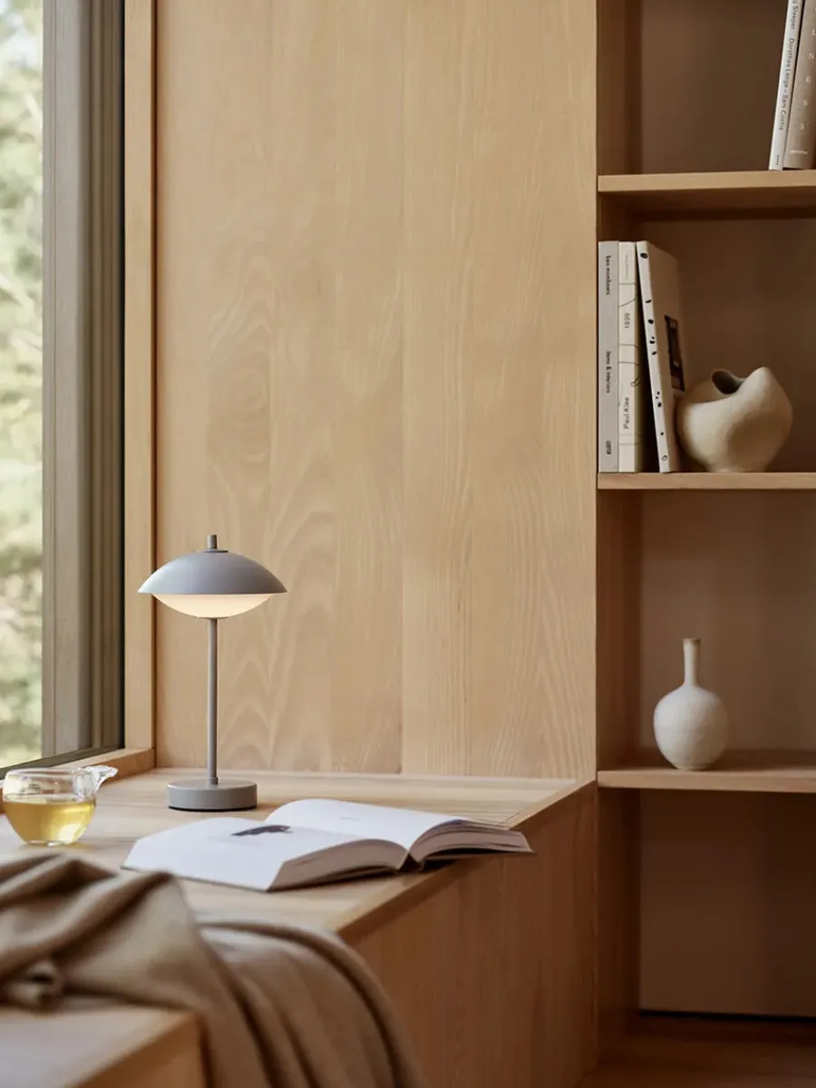 Clam Portable Lamp fra<Fritz Hansen Clearance