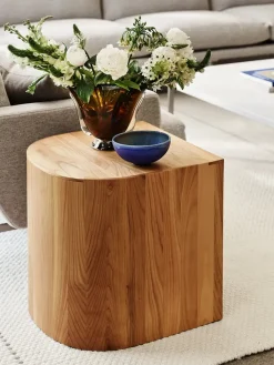 CM210 Taburet, kirsebærtræ af Cecilie Manz<Fritz Hansen