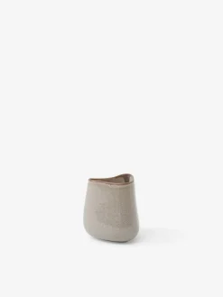Collect Ceramic Vases fra<&Tradition