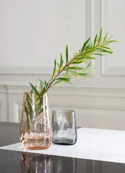 Collect Crafted Glass Vases fra<&Tradition