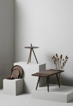 Come Here Side Table fra<Woud Sale