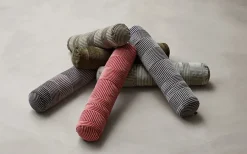 Crest Pyjamas Pillow, Ø15x74 fra<Eilersen Online