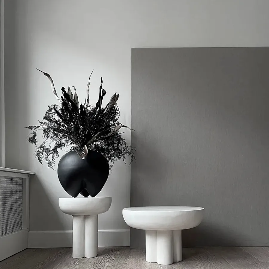 Crown Table, low bone white fra<101 Copenhagen Sale