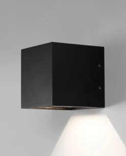 Cube XL væglampe i sort, down fra<Light Point Sale