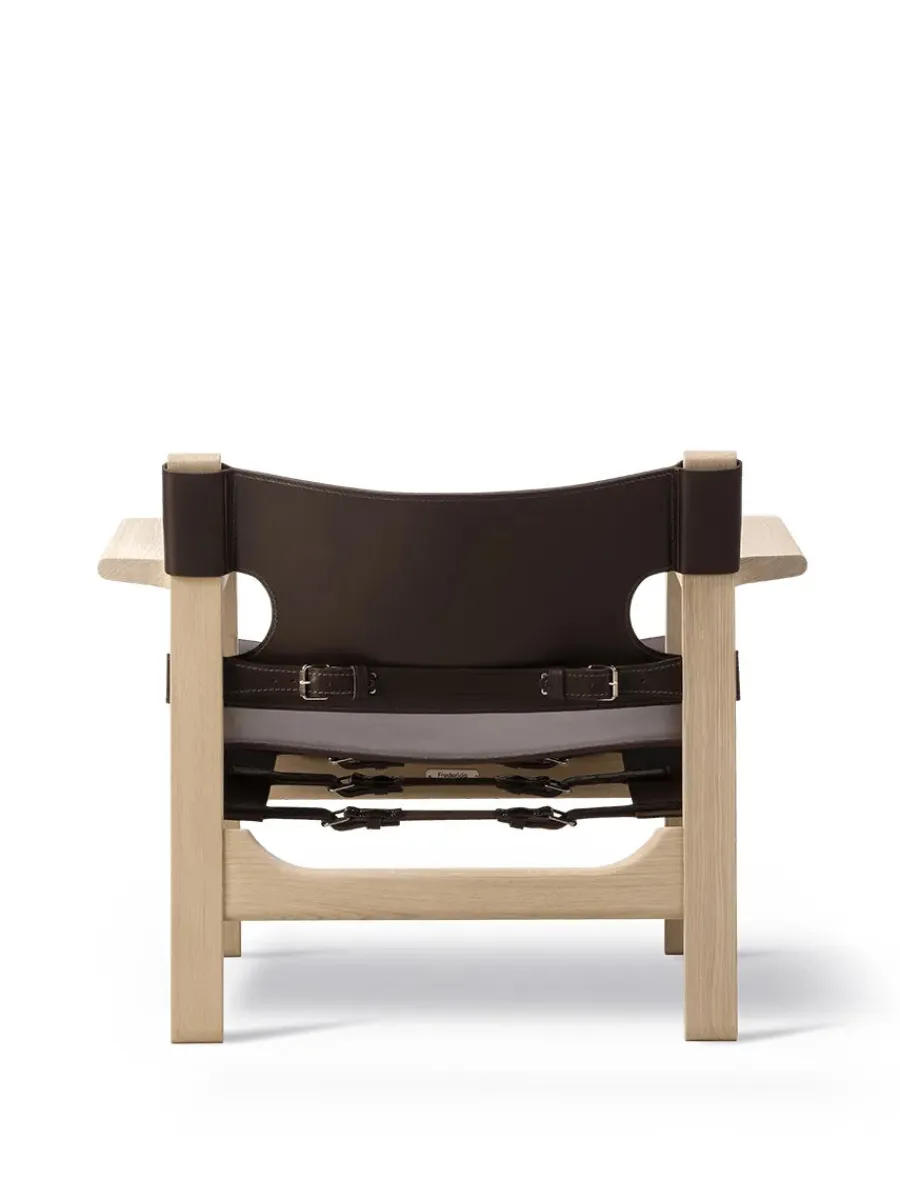 Den Spanske Stol i sort læder, eg sæbe af Børge Mogensen<Fredericia Furniture Sale