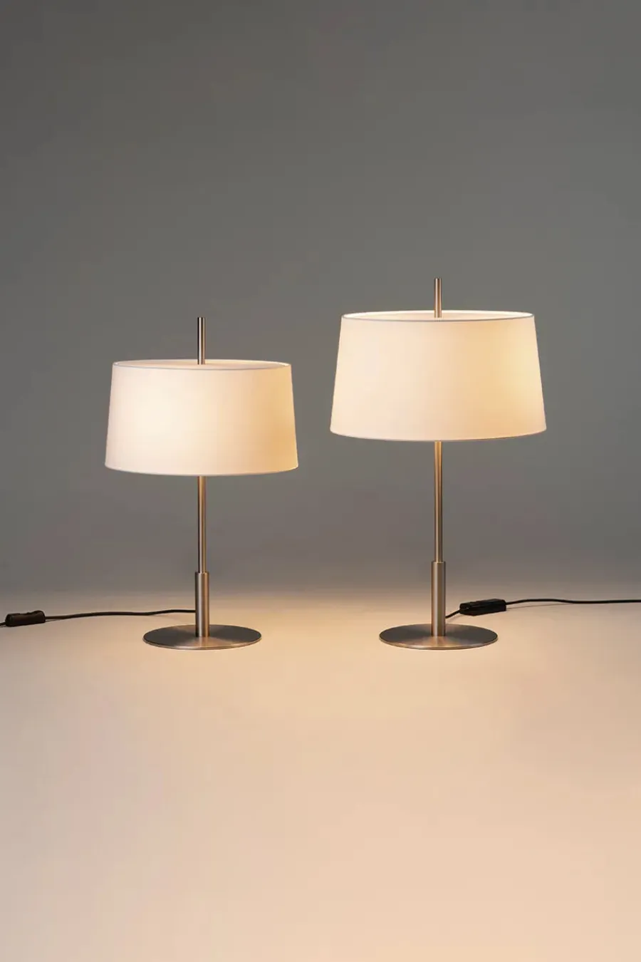 Diana Menor Bordlampe fra Santa and Cole<Santa & Cole Outlet