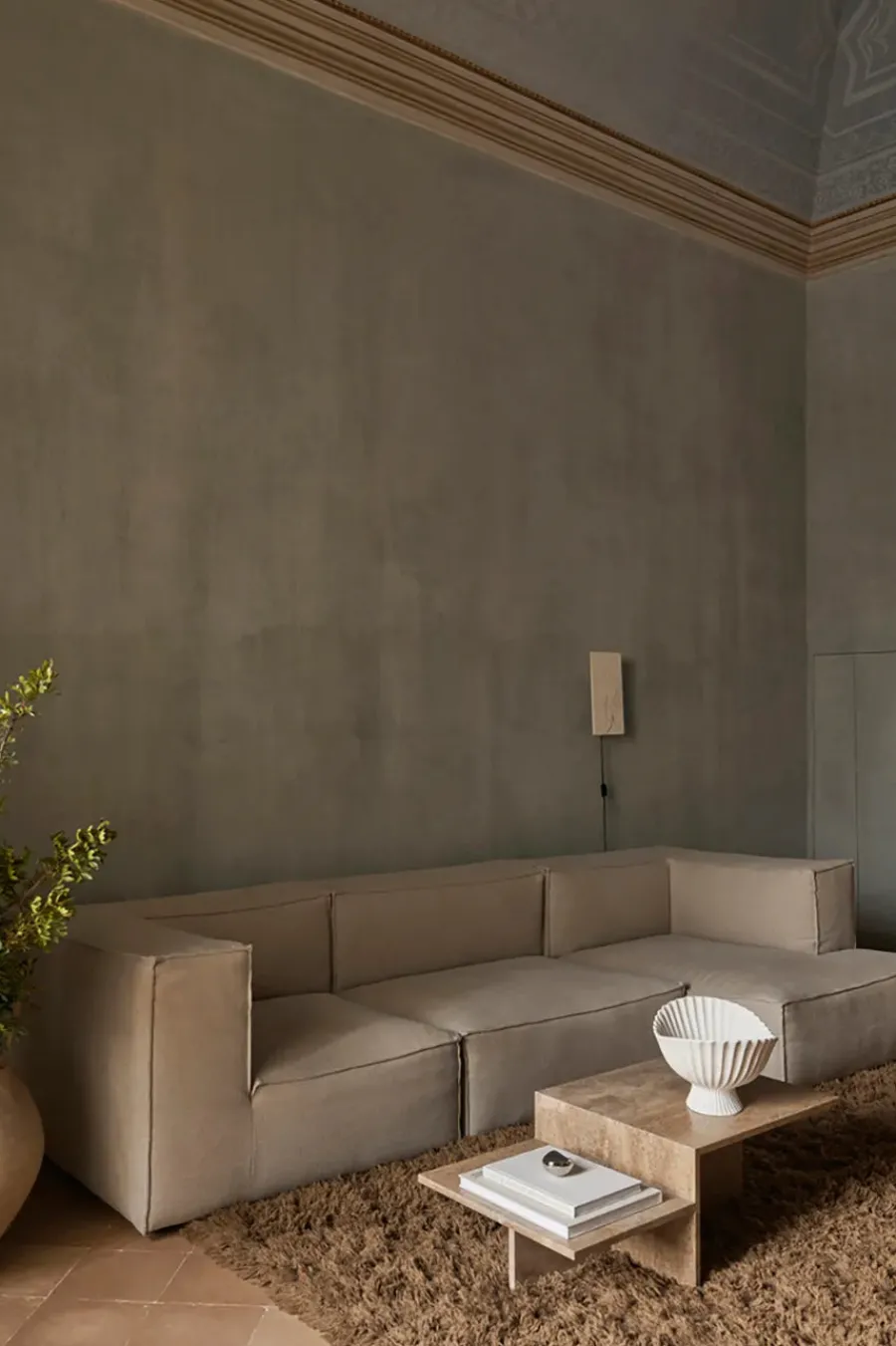 Distinct Coffee Table, Dark Brown Travertine fra<Ferm Living Clearance