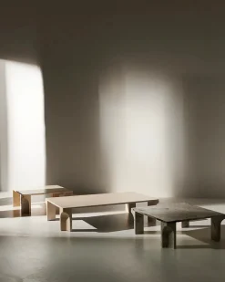 Doric Coffee Table 140 x 80 cm, Neutral White Travertine fra<GUBI Sale