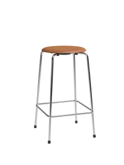 Dot Barstol m. 4 ben, valnød læder af Arne Jacobsen<Fritz Hansen Clearance