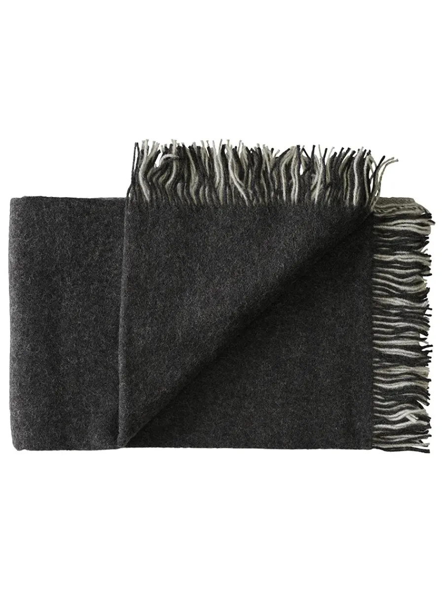 Drejø Plaid, midnight fra<Silkeborg Uldspinderi Sale