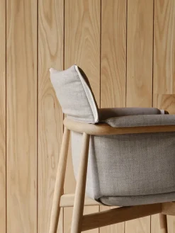 E005 Embrace Chair af EOOS<Carl Hansen & Søn Clearance