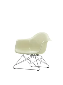 Eames Fiberglass Armchair LAR, forkromet fra<Vitra