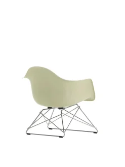 Eames Fiberglass Armchair LAR, forkromet fra<Vitra
