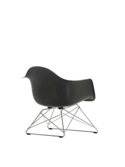 Eames Fiberglass Armchair LAR, forkromet fra<Vitra