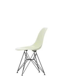 Eames Fiberglass Chair DSR, sortlakeret fra<Vitra Clearance