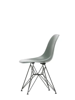Eames Fiberglass Chair DSR, sortlakeret fra<Vitra Clearance