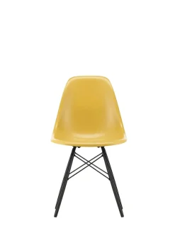 Eames Fiberglass Chair DSW, sortlakeret ahorn fra<Vitra Best