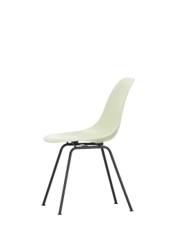 Eames Fiberglass Chair DSX, sortlakeret fra<Vitra Best