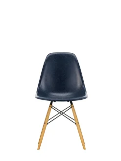 Eames Fiberglass Chair DSW, lys ahorn fra<Vitra Online