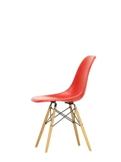 Eames Fiberglass Chair DSW, lys ahorn fra<Vitra Online