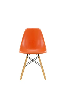 Eames Fiberglass Chair DSW, lys ahorn fra<Vitra Online